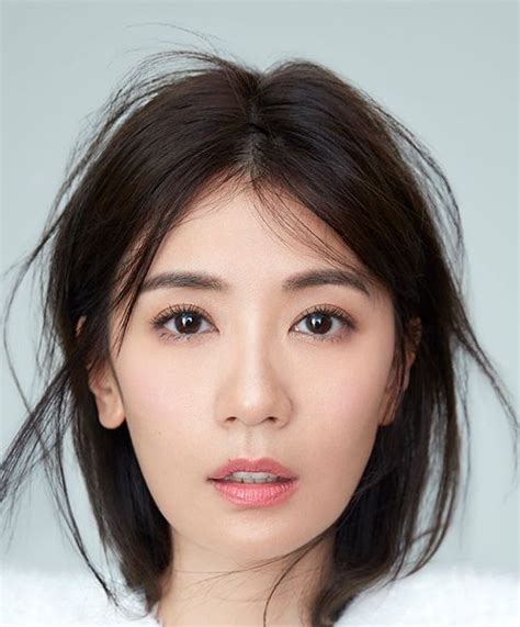 Alyssa Chia (賈靜雯 ) .